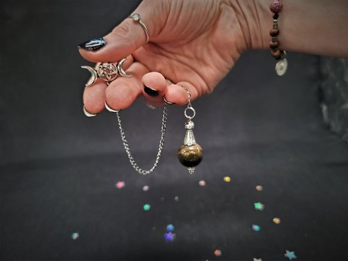 Triple Moon Pendulum