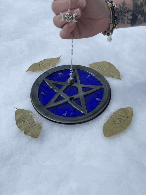 Triple Moon Pendulum